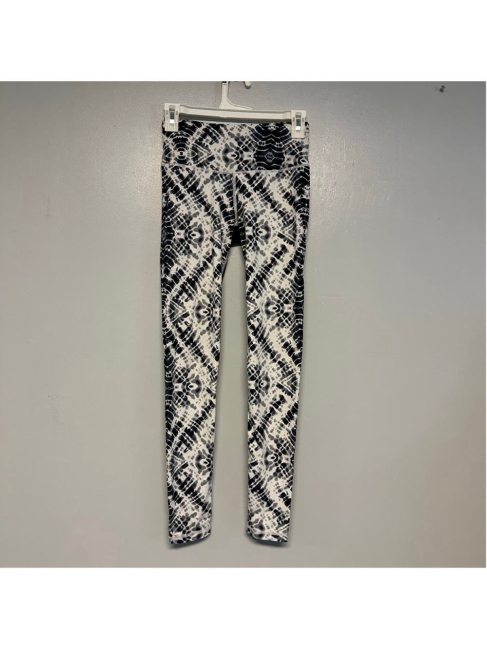 Victoria's Secret Black White Tie-Dye Leggings Size XS High Rise Full length